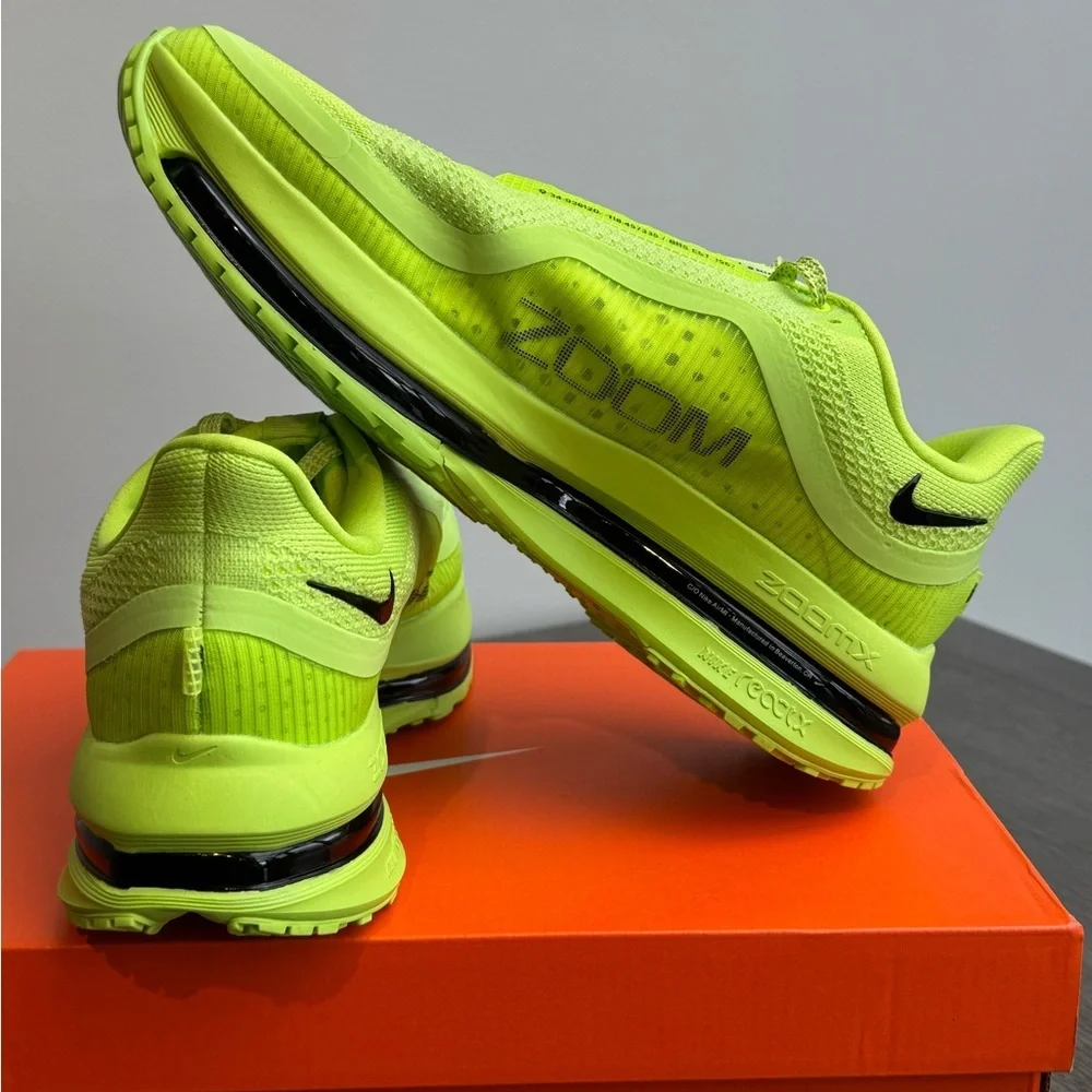 Nike Men's Pegasus Premium - Picture 2 of 5